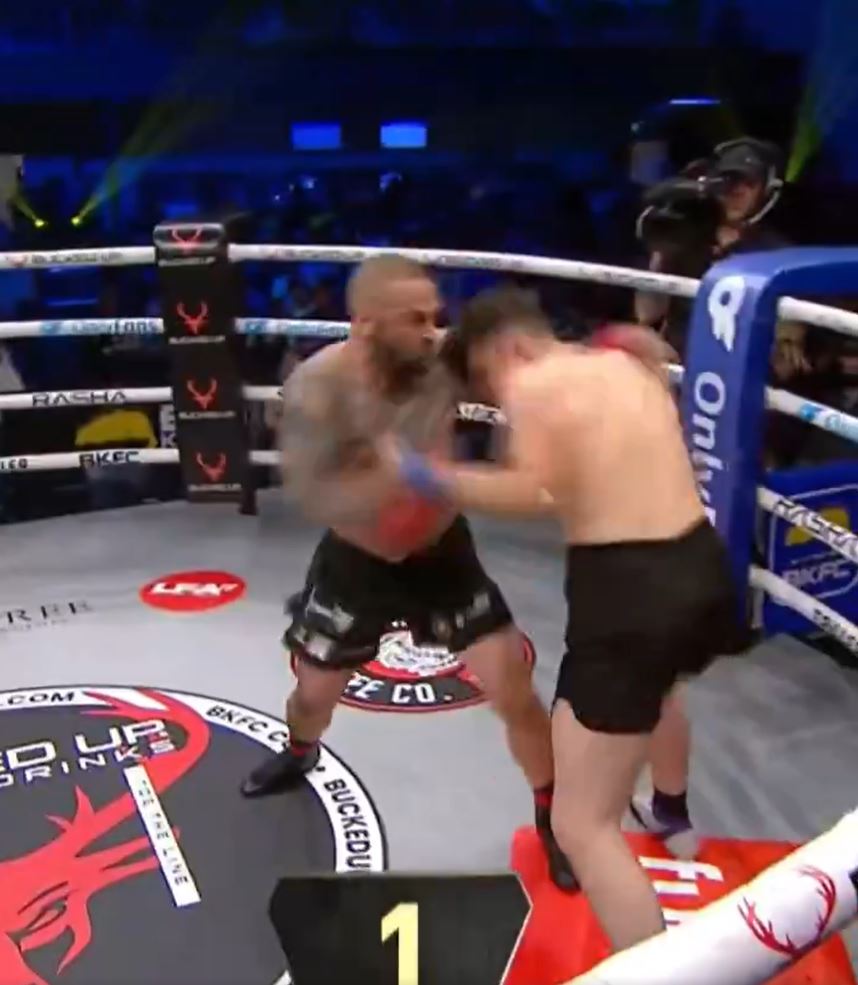 Bareknuckle Boxer Suffers Horrific Broken Ankle Just Seconds into Fight