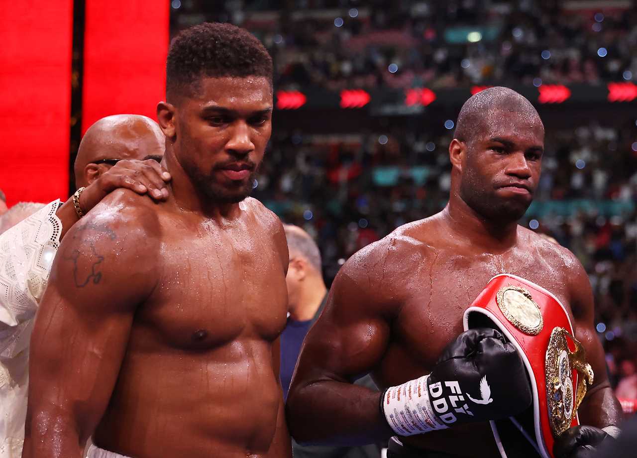 Anthony Joshua Fans Spot Concerning Moment During Ring Walk Before Daniel Dubois Fight