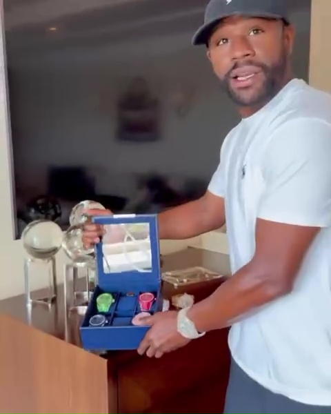 Floyd Mayweather Drops £750k on Luxury Watch Collection