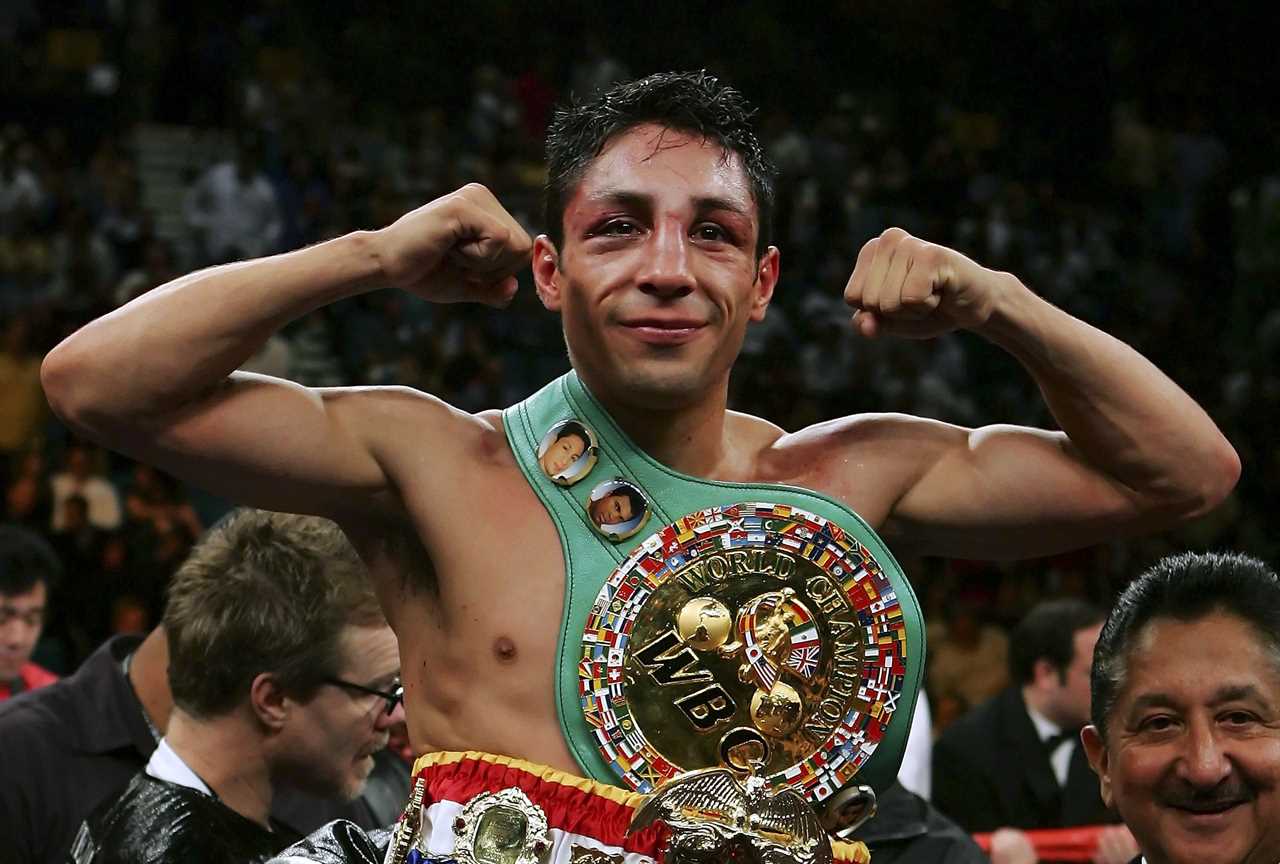 Three-time boxing world champion Israel Vazquez battling cancer after devastating diagnosis