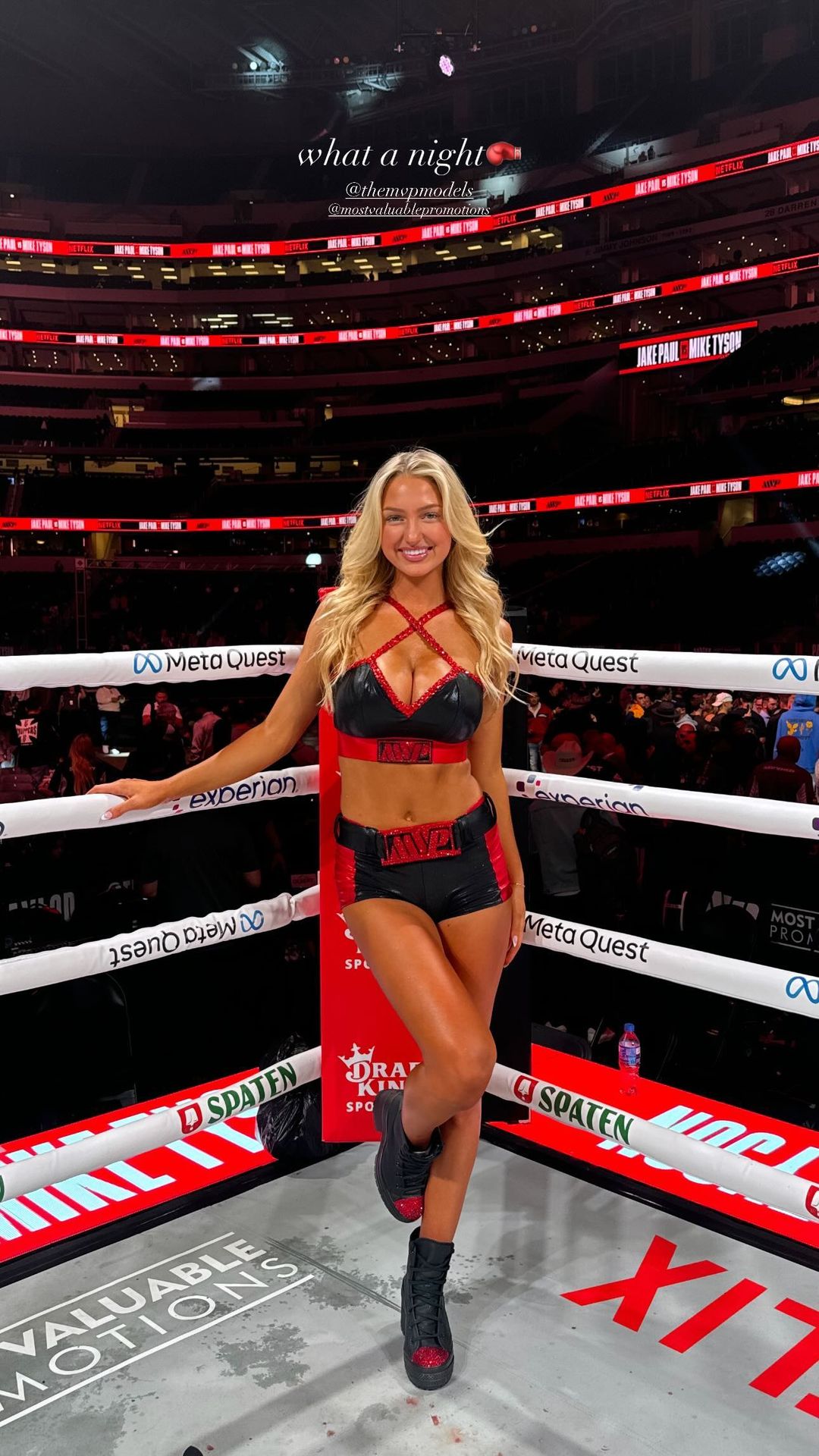 Ring girl Sydney Thomas steals the show at Mike Tyson vs Jake Paul fight