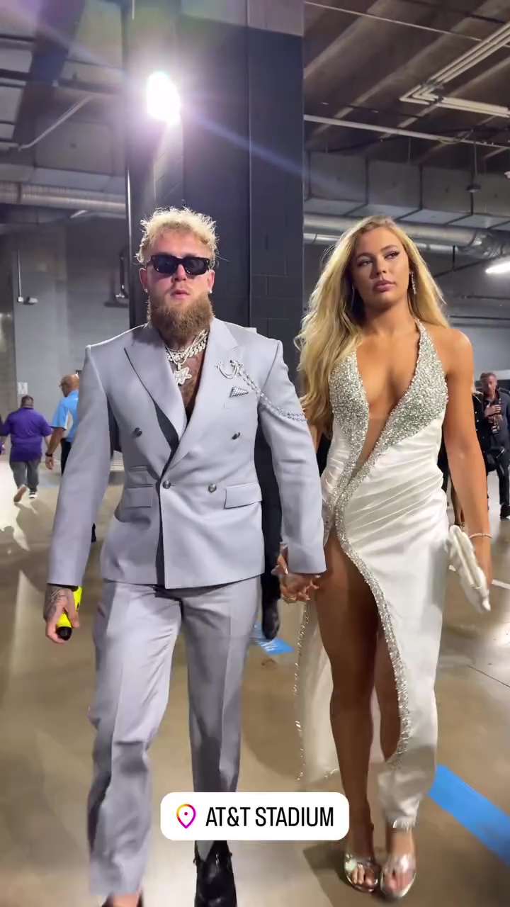 Jake Paul's Girlfriend Jutta Leerdam Steals the Show at Mike Tyson Fight