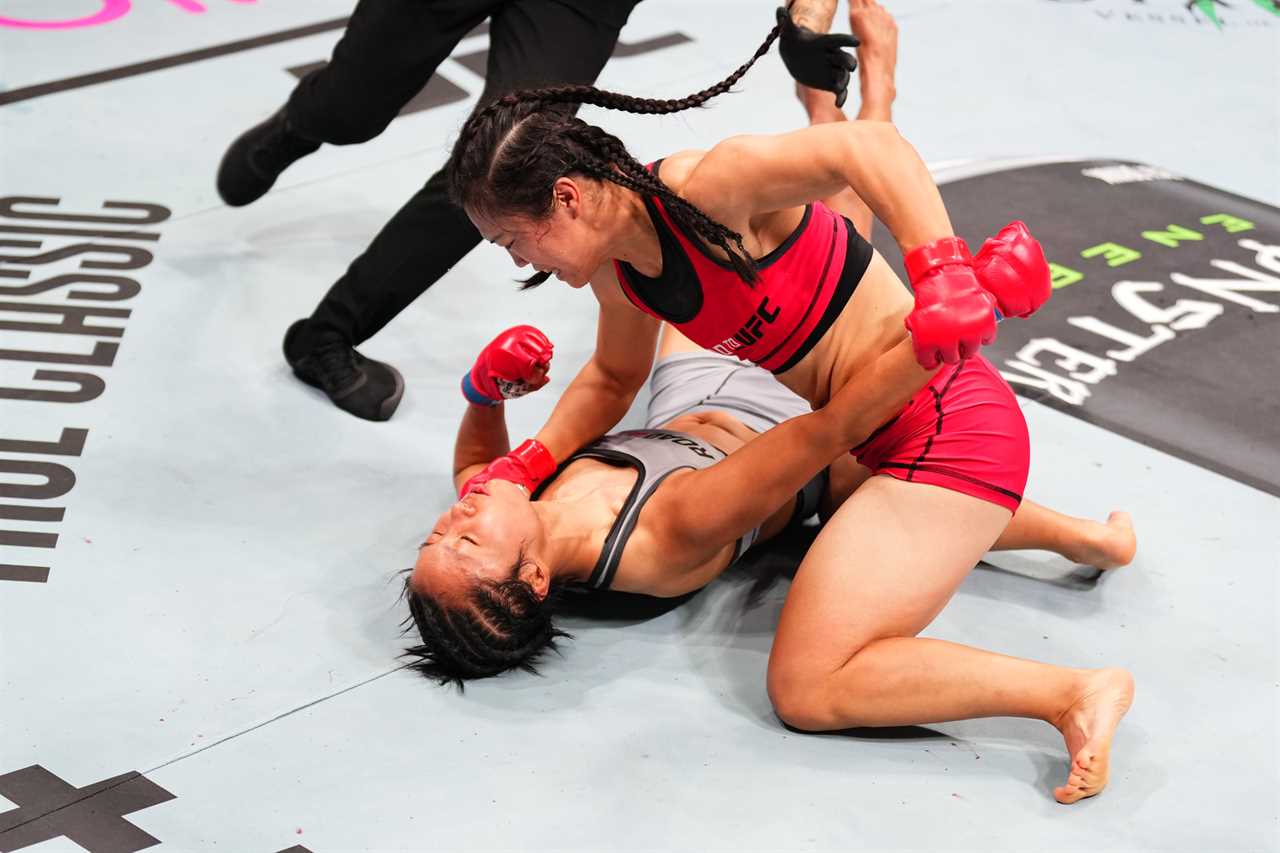 MMA Fighter Feng Xiaocan Rushed to Hospital After Brutal Knockout Loss