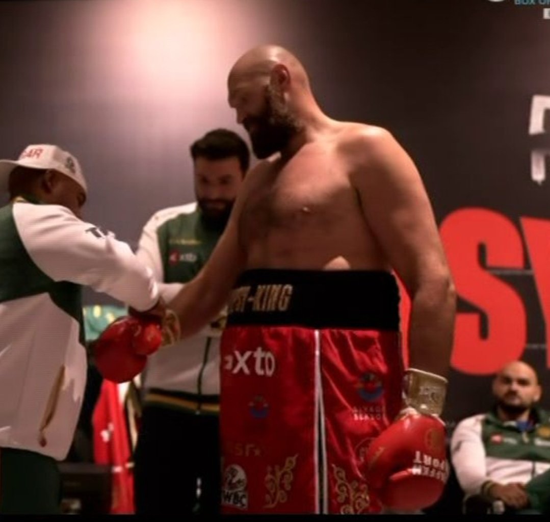 Tyson Fury's Outfit Raises Eyebrows Ahead of Oleksandr Usyk Rematch