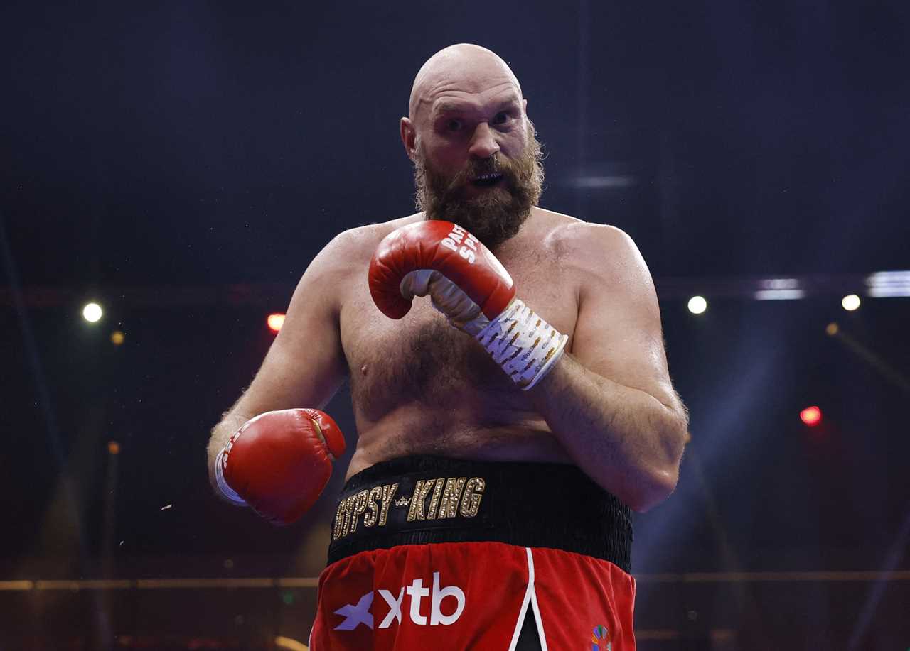 Carl Frampton criticizes 'disrespectful act' causing Tyson Fury to storm out of ring after Oleksandr Usyk loss