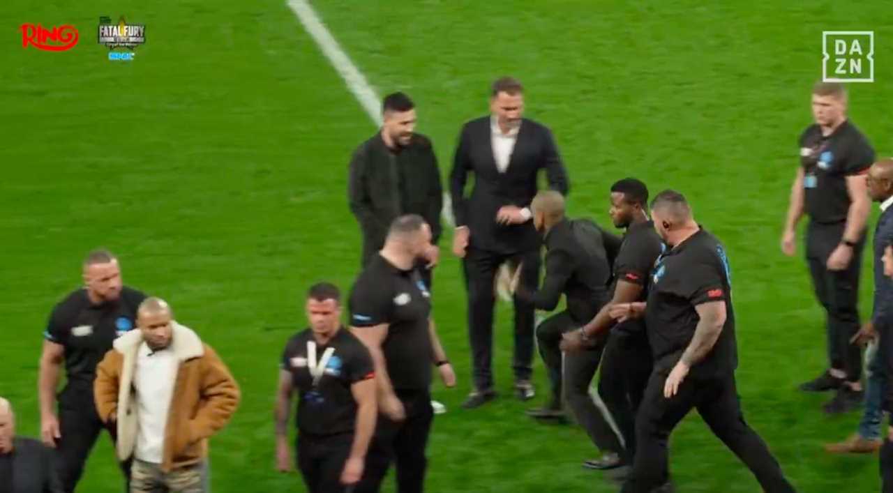 Conor Benn's Promoter Eddie Hearn Flinches After Fake Punch at Ben Shalom