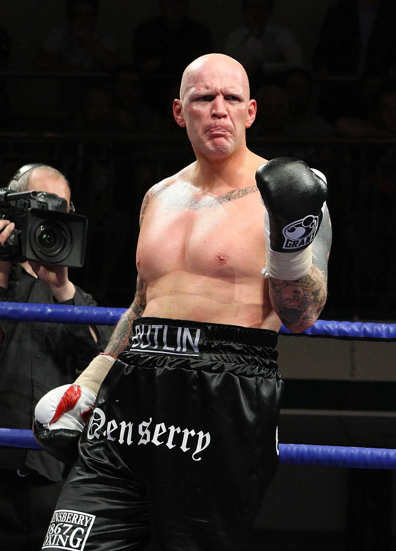 Former Boxer Turned Bailiff Exposes Boxing Secrets on TikTok