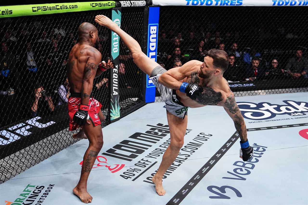 UFC Fans in Awe of Mauricio Ruffy's Spectacular Spinning Wheel Kick Knockout