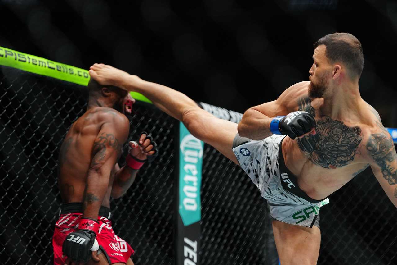 UFC Fans in Awe of Mauricio Ruffy's Spectacular Spinning Wheel Kick Knockout