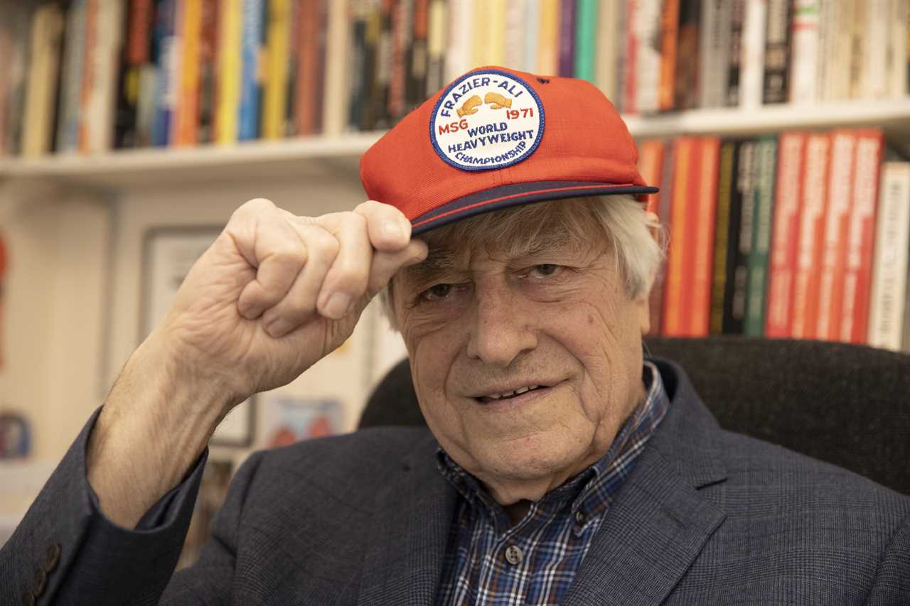 Legendary Voice of Boxing Colin Hart Remembered by Sporting World