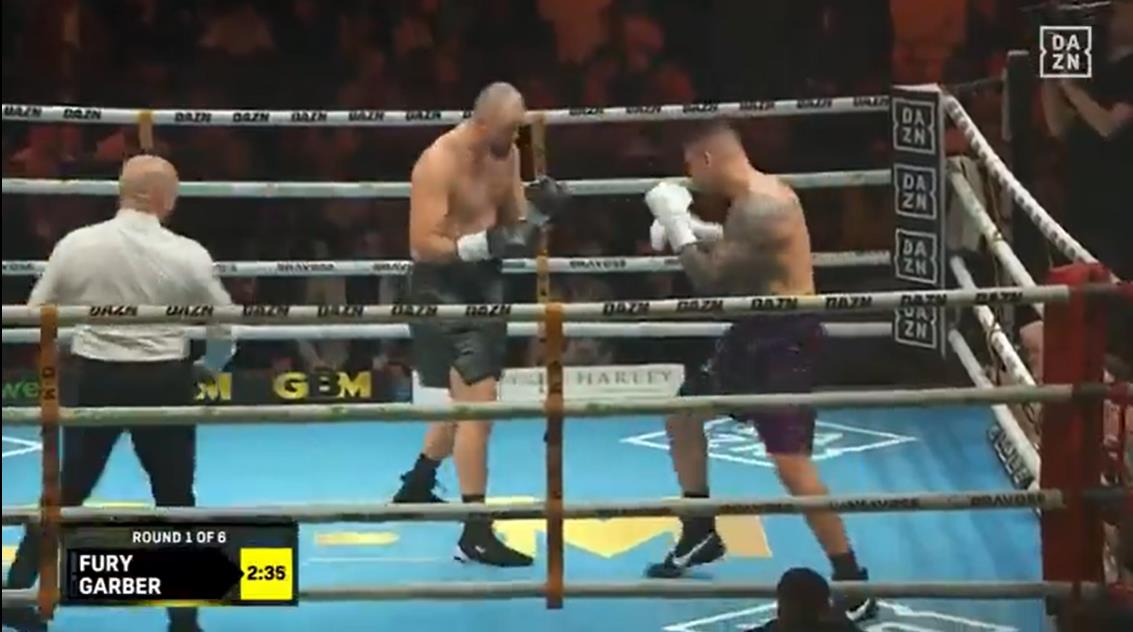 British Boxer Calls for Tyson Fury’s Cousin’s Fight to be Stopped Mid-Bout