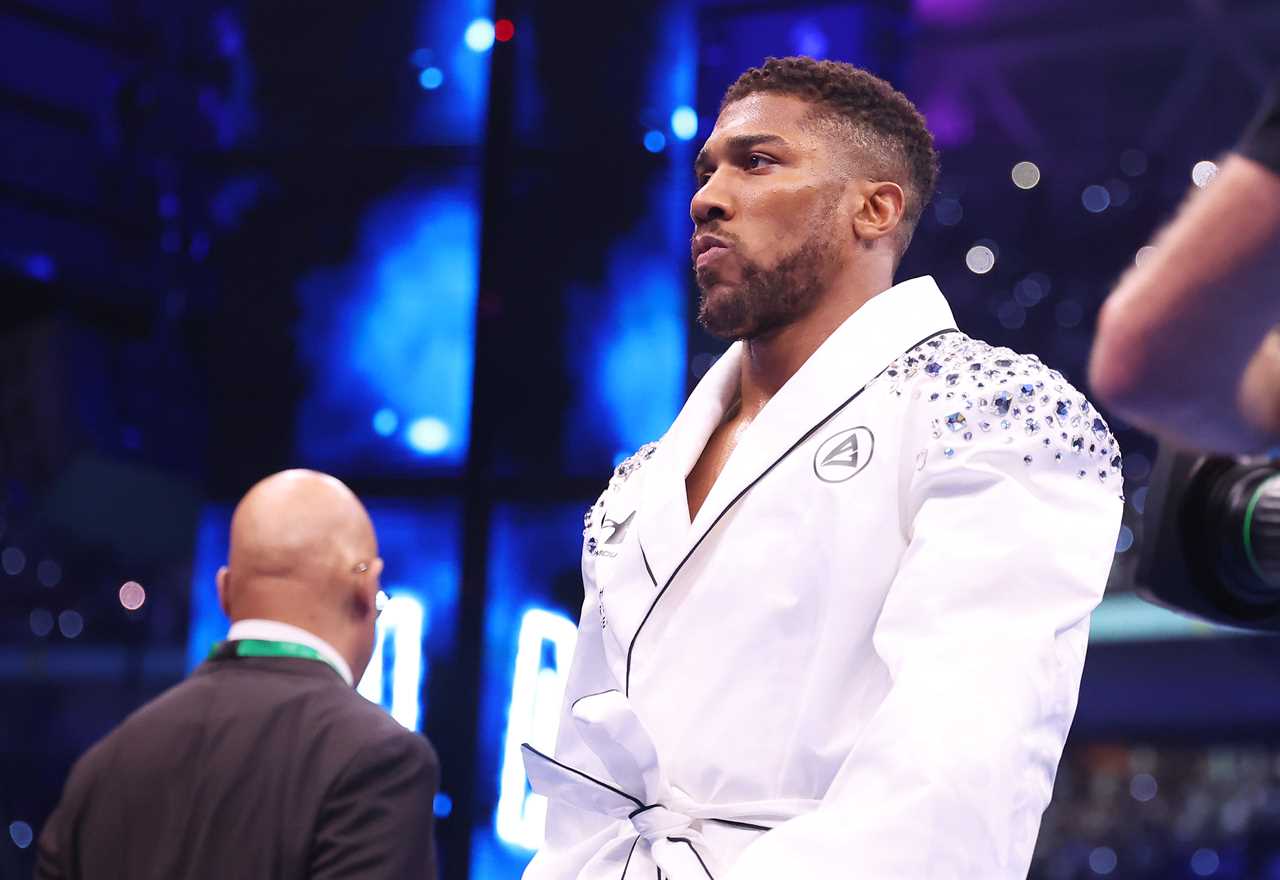Eddie Hearn Calls on Tyson Fury to Personally Arrange Fight with Anthony Joshua