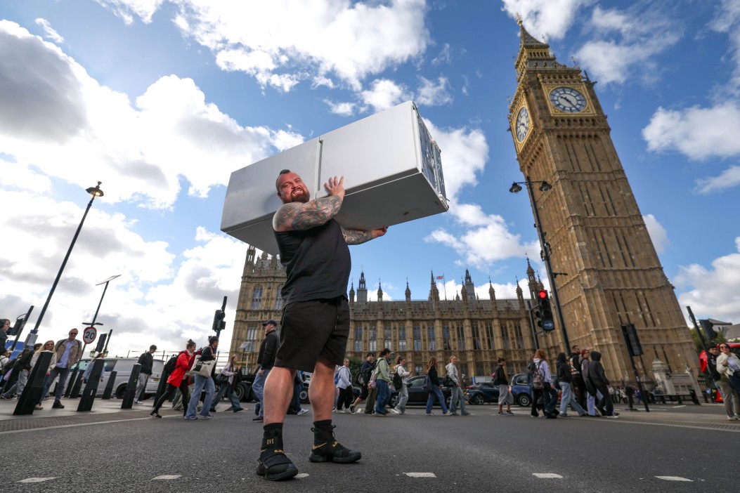 ROYAL RUMBLE: Eddie Hall and Mariusz Pudzianowski to Clash in Heavyweight Showdown!