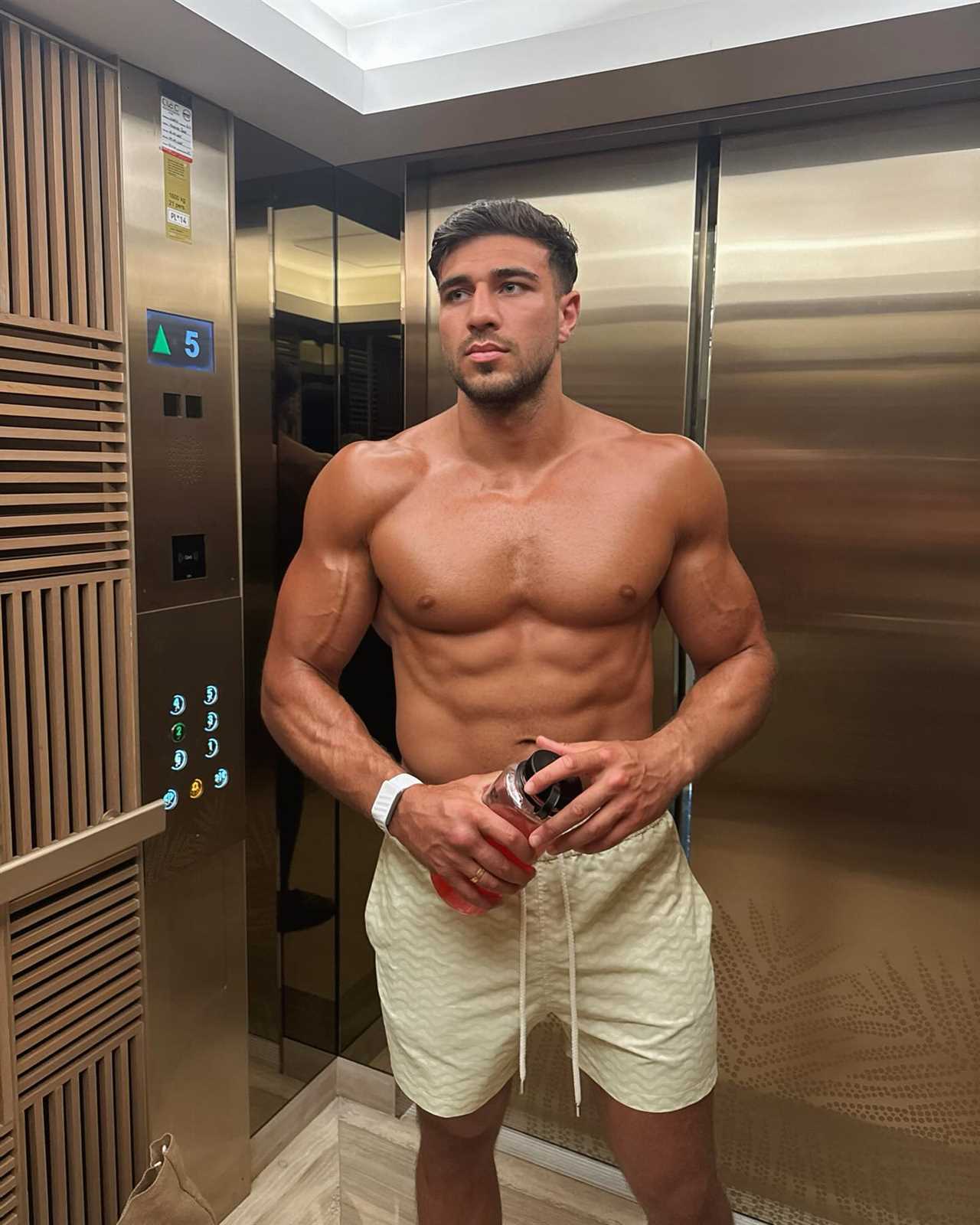 EXCLUSIVE: Fury's Fabulous Physique! Tommy Shows Off Ripped Bod Before Explosive Birthday Bout on Same Fight Card as Brother!