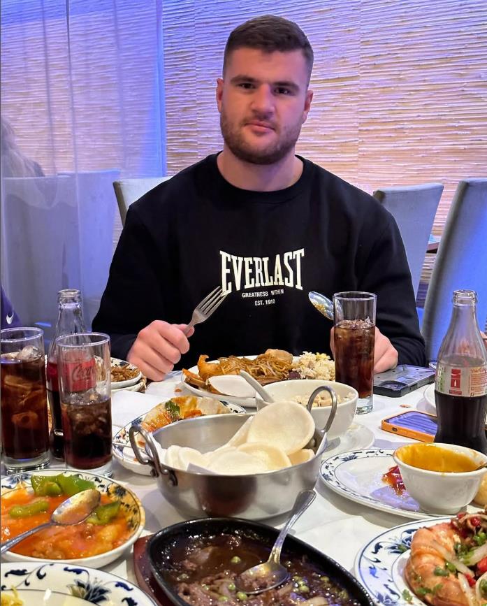 EXCLUSIVE: Johnny Fisher's Chinese Takeaway Scandal Rocks Romford Ahead of Dave Allen Rematch!